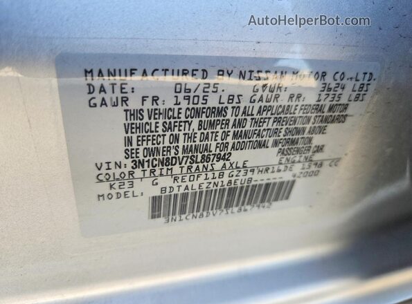 3N1CN8DV7SL867942 2025 NISSAN VERSA Silver Widok komory silnika