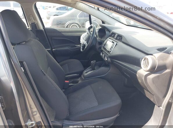 3N1CN8DV9PL837302 2023 NISSAN VERSA Серый Вид салона спереди