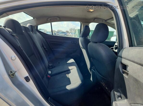 3N1CN8DVXLL885384 2020 NISSAN VERSA Silver Vista de los asientos traseros