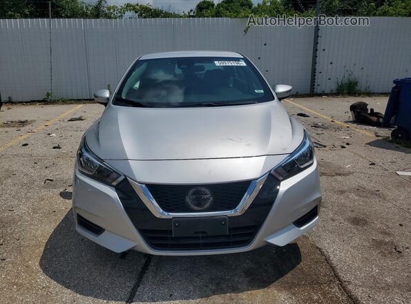3N1CN8EV0LL807758 2020 NISSAN VERSA Silver Widok z przodu