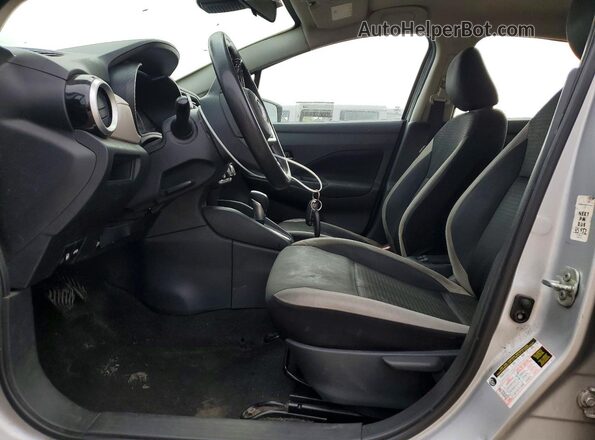 3N1CN8EV0ML835142 2021 NISSAN VERSA Silver Front interior view