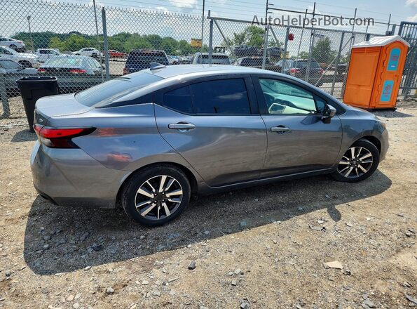 3N1CN8EV1ML857568 2021 NISSAN VERSA Gray Trasero derecho