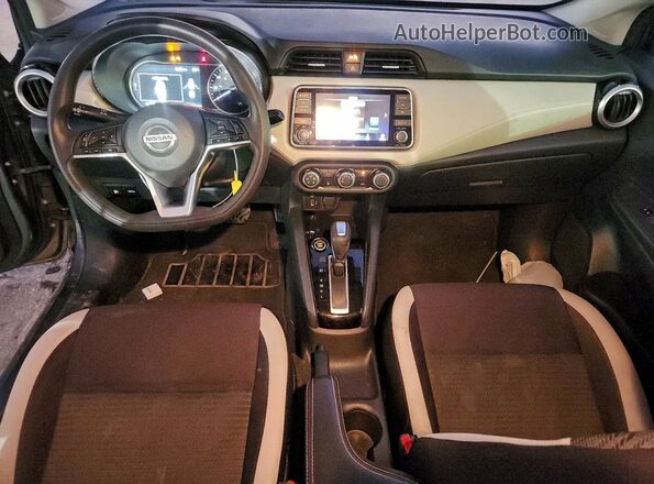 3N1CN8EV1ML894037 2021 NISSAN VERSA Gray Dashboard view