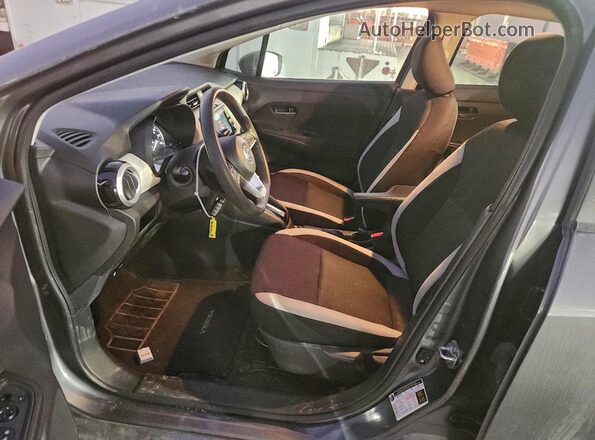 3N1CN8EV1ML894037 2021 NISSAN VERSA Gray Front interior view