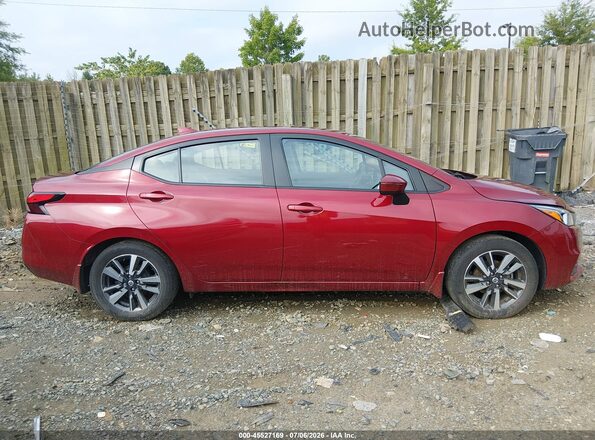 3N1CN8EV2ML849835 2021 NISSAN VERSA Red Widok wnętrza z tyłu