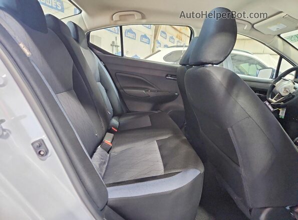 3N1CN8EV2SL888325 2025 NISSAN VERSA Gray Vista de los asientos traseros