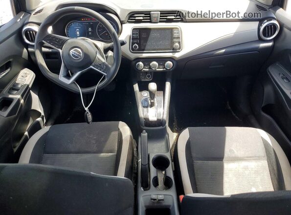 3N1CN8EV3ML851772 2021 NISSAN VERSA Синий Вид панели приборов