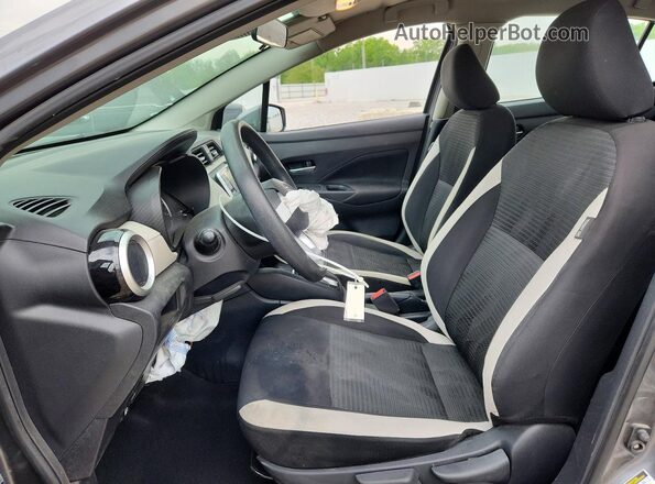 3N1CN8EV3ML854882 2021 NISSAN VERSA Gray Вид салону спереду