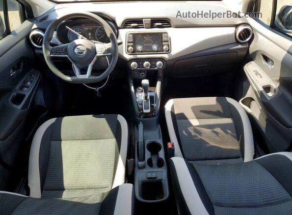 3N1CN8EV3ML923800 2021 NISSAN VERSA Silver Widok deski rozdzielczej