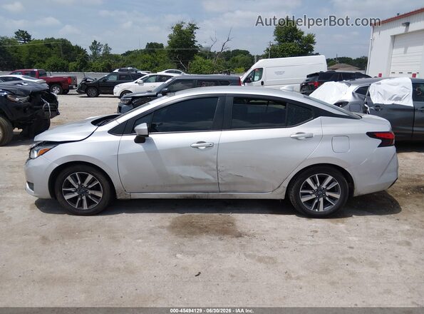 3N1CN8EV3PL862260 2023 NISSAN VERSA Серебряный Панорамный вид салона 360°