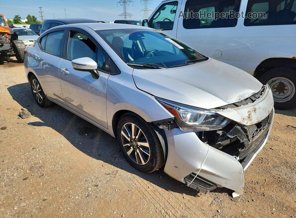 3N1CN8EV4ML879211 2021 NISSAN VERSA Silver Delantero derecho