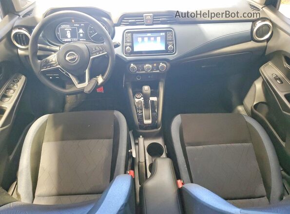 3N1CN8EV4SL851924 2025 NISSAN VERSA Gray Widok deski rozdzielczej
