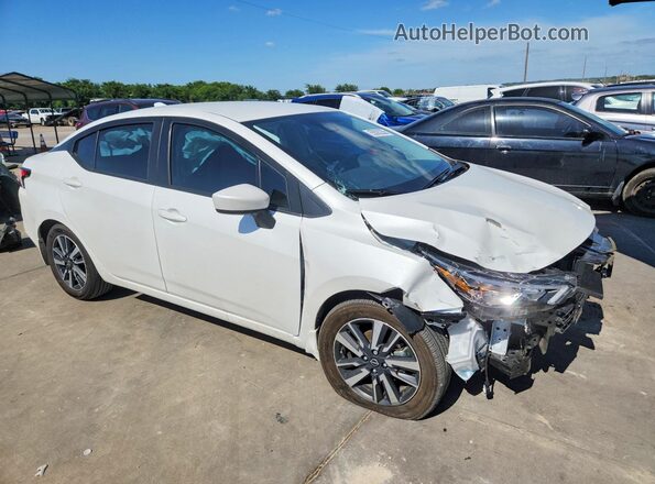 3N1CN8EV4SL875141 2025 NISSAN VERSA White Delantero derecho