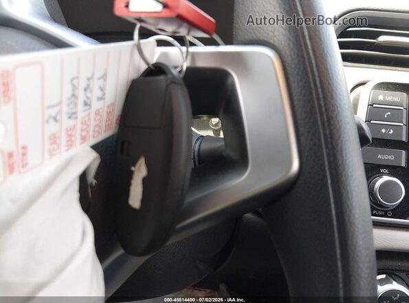 3N1CN8EV5ML904181 2021 NISSAN VERSA Красный Вид панели приборов