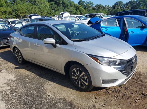 3N1CN8EV5SL866089 2025 NISSAN VERSA Silver წინა მარჯვენა
