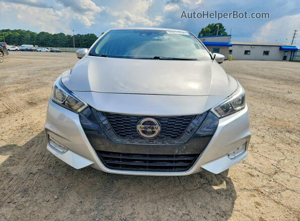 3N1CN8EV7ML864136 2021 NISSAN VERSA Gray Widok z przodu