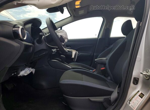 3N1CN8EV7SL844479 2025 NISSAN VERSA Silver Front interior view