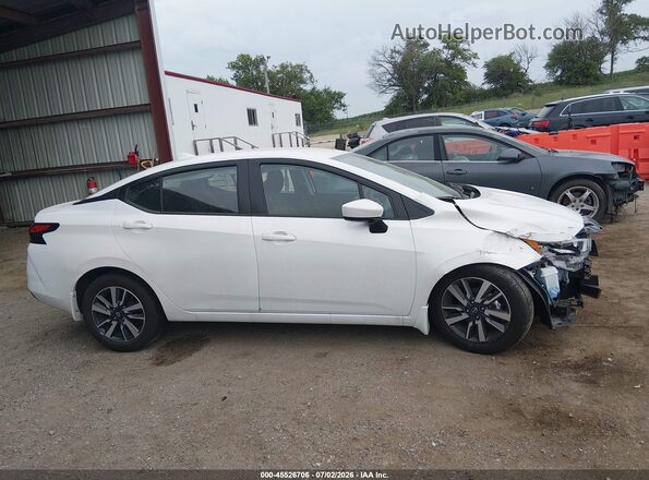 3N1CN8EV7SL894220 2025 NISSAN VERSA White Widok wnętrza 360 stopni