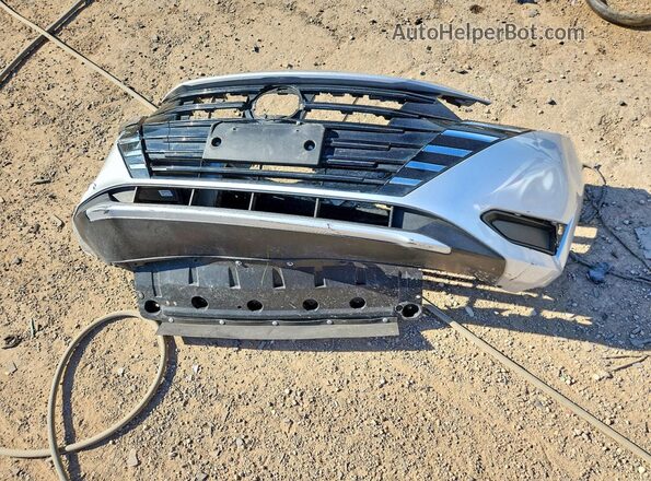 3N1CN8EV8SL849335 2025 NISSAN VERSA Silver Vista del compartimento del motor