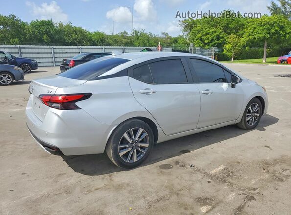3N1CN8EV9LL808178 2020 NISSAN VERSA Silver Rear right