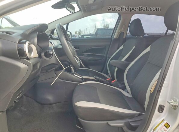 3N1CN8EV9LL808178 2020 NISSAN VERSA Silver Front interior view