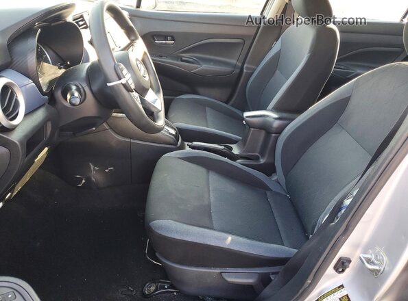 3N1CN8EV9PL820708 2023 NISSAN VERSA Silver წინა სალონის ხედი