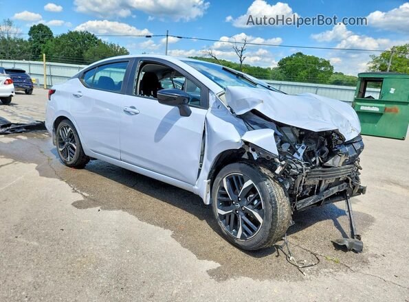 3N1CN8FV0RL868955 2024 NISSAN VERSA Серебряный Передняя правая четверть