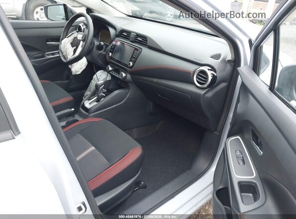 3N1CN8FV4SL880077 2025 NISSAN VERSA Blue Vista interior delantera