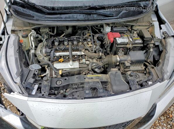 3N1CN8FV5ML893231 2021 NISSAN VERSA Silver Vista interior trasera