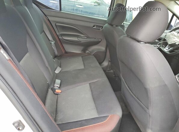 3N1CN8FV5ML893231 2021 NISSAN VERSA Silver Vista de los asientos traseros