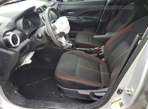 3N1CN8FV5ML893231 2021 NISSAN VERSA Silver Vista interior delantera