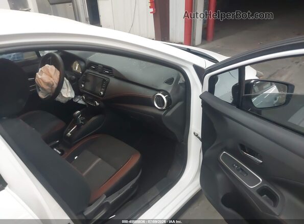 3N1CN8FV8SL820464 2025 NISSAN VERSA White Vista interior delantera