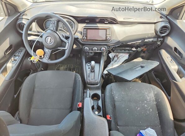 3N1CP5BV1SL476099 2025 NISSAN KICKS Silver Dashboard view
