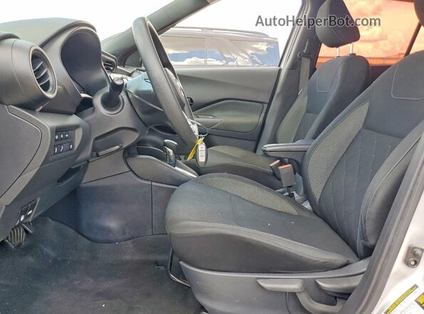 3N1CP5BV3LL564797 2020 NISSAN KICKS Серебряный Вид салона спереди