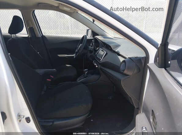 3N1CP5BV4RL586090 2024 NISSAN KICKS Белый Вид салона спереди