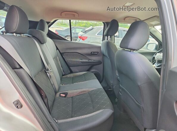 3N1CP5BV5LL506092 2020 NISSAN KICKS Silver Rear seats view