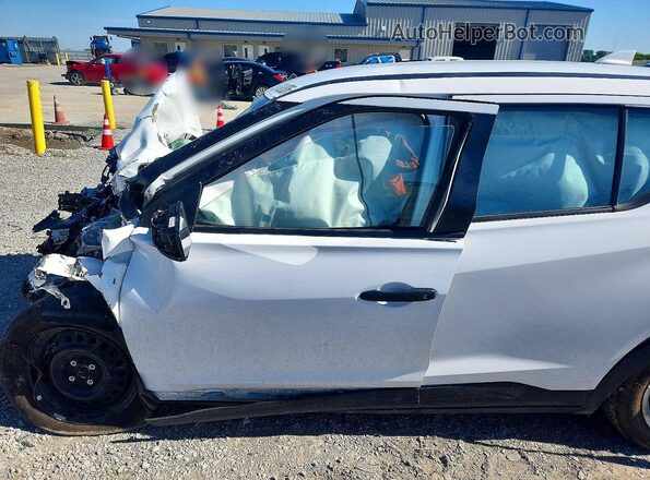 3N1CP5BV5RL594778 2024 NISSAN KICKS White Front interior view