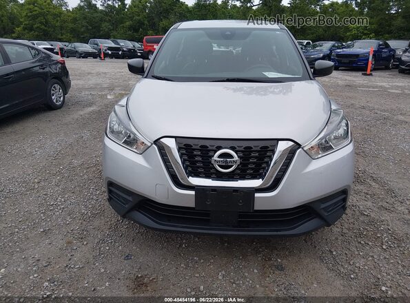 3N1CP5BV7LL528790 2020 NISSAN KICKS Серебряный Вид спереди