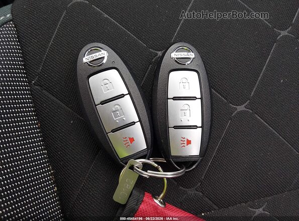 3N1CP5BV7LL528790 2020 NISSAN KICKS Серебряный Вид панели приборов