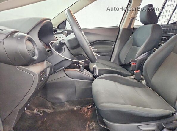 3N1CP5BV9RL507688 2024 NISSAN KICKS White Vista interior delantera
