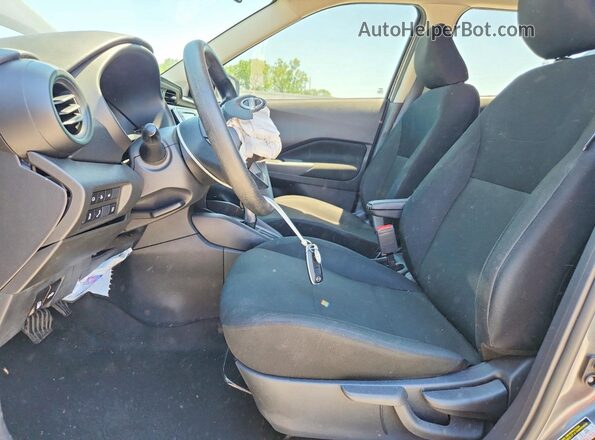 3N1CP5BV9RL537788 2024 NISSAN KICKS Gray Vista interior delantera
