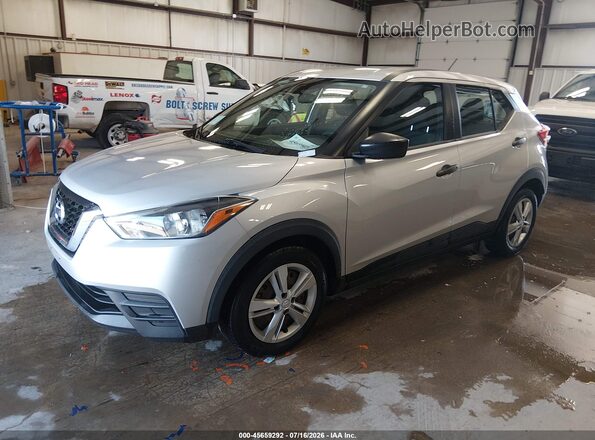 3N1CP5BVXLL543767 2020 NISSAN KICKS Silver Vista tres cuartos delantera izquierda