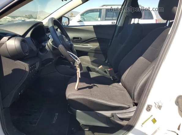 3N1CP5BVXRL533748 2024 NISSAN KICKS Белый Вид салона спереди