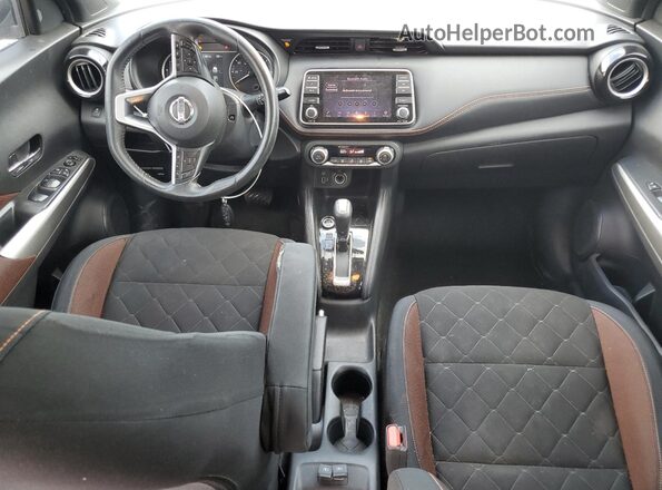 3N1CP5CU0JL506018 2018 NISSAN KICKS Red Dashboard view