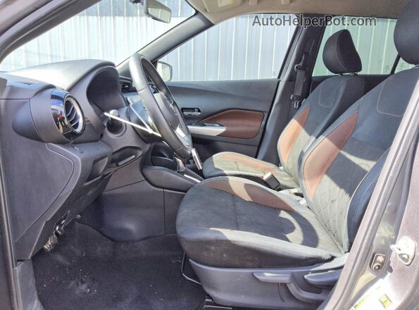 3N1CP5CU0JL509176 2018 NISSAN KICKS Gray წინა სალონის ხედი