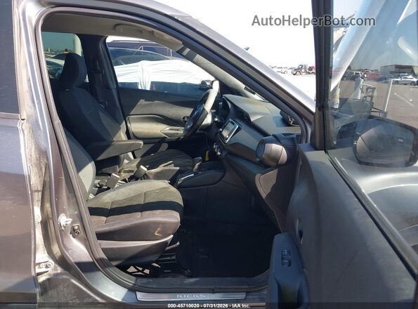 3N1CP5CU0JL520842 2018 NISSAN KICKS Серый Вид салона спереди