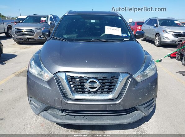 3N1CP5CU0JL520842 2018 NISSAN KICKS Серый Вид спереди