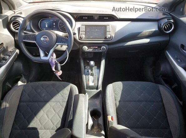 3N1CP5CU0JL524308 2018 NISSAN KICKS Orange Vista del salpicadero