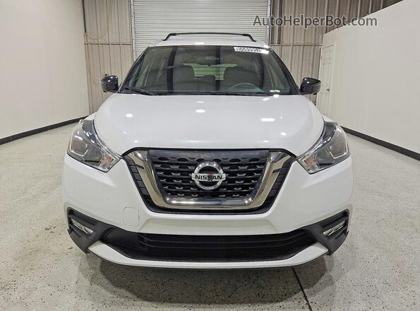 3N1CP5CU0JL534496 2018 NISSAN KICKS Белый Вид спереди