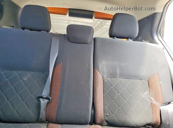 3N1CP5CU0JL538158 2018 NISSAN KICKS Orange Rear seats view
